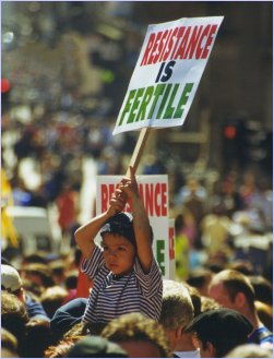 Resistance is fertile - Pikaluk - CC-BY