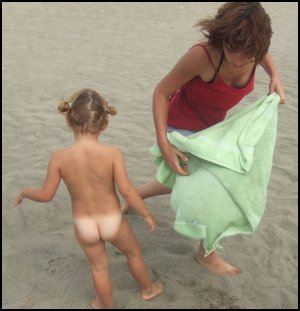 Beach Dance - aKa - Creative Commons BY